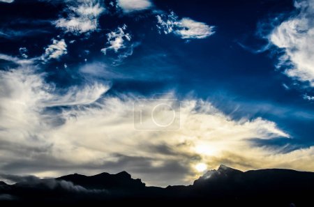 Sonnenuntergang hinter dem Guimar-Gebirge auf Teneriffa