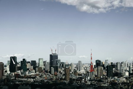 Téléchargez les photos : Vue panoramique de la tour TokyoTokyo et des gratte-ciel Toranomon - en image libre de droit