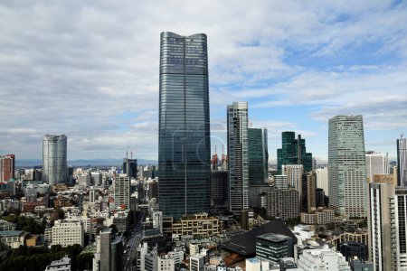 Téléchargez les photos : Tokyo paysage Vue de la ville où se dresse le plus haut gratte-ciel du Japon depuis le pont d'observation de la tour de Tokyo - en image libre de droit