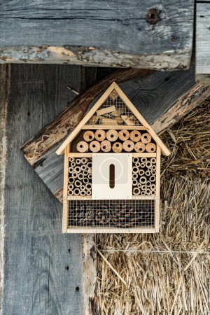Casa de insectos de madera hotel de insectos decorativos, mariquita y abeja hogar para la hibernación de mariposas y la jardinería ecológica