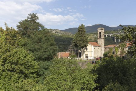 Téléchargez les photos : Lunigiana, Italie - 13 août 2020 : vue de l'église de Lunigiana - en image libre de droit