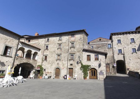 Téléchargez les photos : Filetto, Italie - 14 août 2020 : vue sur l'ancienne ville Filetto à Lunigiana - en image libre de droit