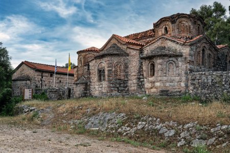 Blick auf das historische Kloster Agios Dimitrios in Epirus, Griechenland