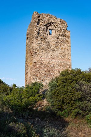 Téléchargez les photos : Les restes de la tour byzantine d'Apollonie en Macédoine, Grèce - en image libre de droit