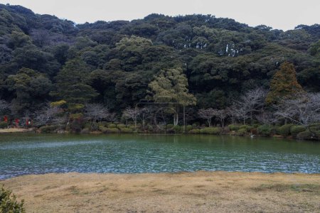 Foto de Aguas termales azules Umi Jigoku. Una de las ocho aguas termales es un hito en la ubicación de los torneos en Beppu, Oita, Japón. - Imagen libre de derechos