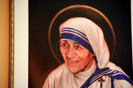 Téléchargez les photos : Shkoder, Albanie - 24 juin 2023 : Portrait de Madre Teresa di Calcutta, Mère Teresa dans la cathédrale St. Stephen, Shkoder, Albanie - en image libre de droit