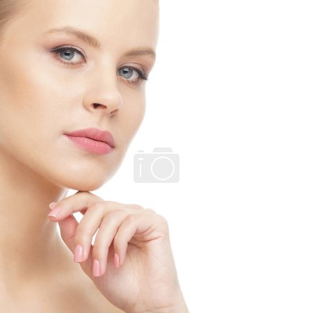 Foto de Close-up portrait of beautiful, fresh, healthy and sensual girl over isolated white background - Imagen libre de derechos