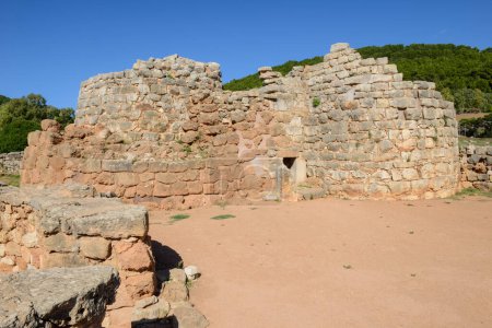 Foto de Vista en el sitio arqueológico de Palmavera en Cerdeña en Italia - Imagen libre de derechos