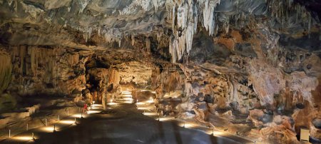 Téléchargez les photos : Vue à la grotte de Cango sur l'Afrique du Sud - en image libre de droit