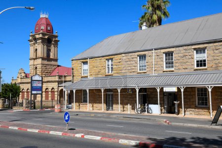 Téléchargez les photos : Oudtshoorn, Afrique du Sud - 27 janvier 2023 : Maisons coloniales à Oudtshoorn en Afrique du Sud - en image libre de droit