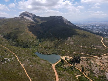 Téléchargez les photos : La vue depuis Taalmonumet près de Paarl sur l'Afrique du Sud - en image libre de droit