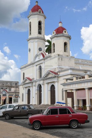 Téléchargez les photos : Cienfuegos, Cuba - 11 août 2023 : Cathédrale de l'Immaculée Conception à Cinfuegos à Cuba - en image libre de droit