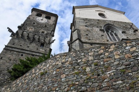 Téléchargez les photos : Vue de l'église Saint Egidio de Verres à Aoste velley, Italie - en image libre de droit