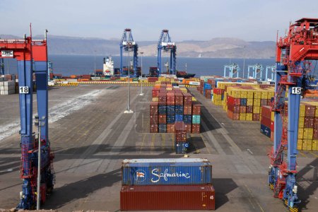 Téléchargez les photos : Aqaba, Jordanie - 20 janvier 2024 : vue au port industriel d'Aqaba en Jordanie - en image libre de droit