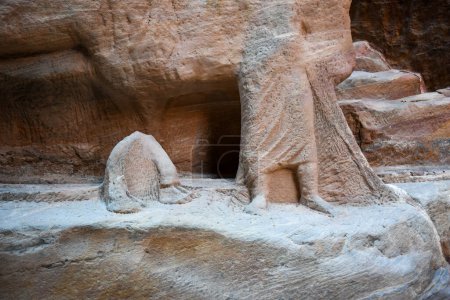 Téléchargez les photos : Vue à la gorge du Siq de Petra sur la Jordanie - en image libre de droit