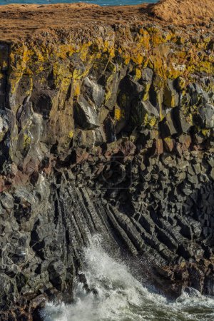 Foto de Costa de Basalto en Arnarstapi, península de Snfellsnes, Islandia. - Imagen libre de derechos