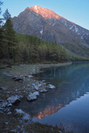 Foto de Lago Shavlo, montañas de Altai, Siberia, Rusia - Imagen libre de derechos