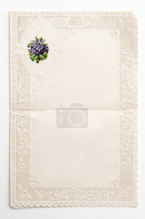Foto de Tarjeta de felicitación Vintage con elegante Floral embellecida en la frontera de encaje - Imagen libre de derechos