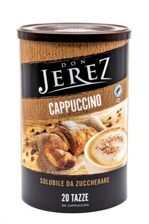 Téléchargez les photos : Cappuccino soluble Don Jerez, paquet de 20 tasses sur fond blanc - en image libre de droit