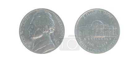 Téléchargez les photos : USA 5 cents pièce année 1981, recto et verso sur fond blanc, macro gros plan - en image libre de droit