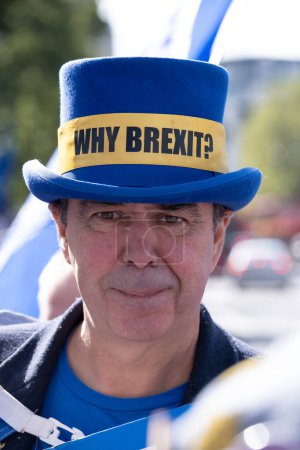 Foto de Londres, Reino Unido. 23 de septiembre 2023. Steve Bray, partidario a favor de la UE - Stop Brexit, en el mitin anti-Brexit National Rejoin de marzo en Londres, pidiendo que el Reino Unido se reincorpore a la Unión Europea. - Imagen libre de derechos