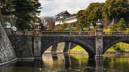 Téléchargez les photos : Palais impérial de Tokyo, Japon. Le palais impérial est l'endroit où vit l'empereur japonais de nos jours. - en image libre de droit