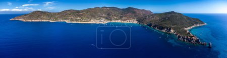Foto de Bahía de Campese vista aérea panorámica. Isla Giglio en Toscana, Italia. - Imagen libre de derechos