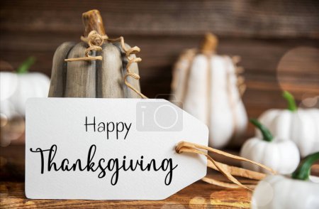 Décoration d'automne avec citrouilles, Décoration d'automne rustique avec texte d'étiquette Happy Thanksgiving