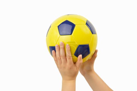 Foto de Grupo de aficionados al fútbol sosteniendo una pelota de fútbol con fondo blanco - Imagen libre de derechos