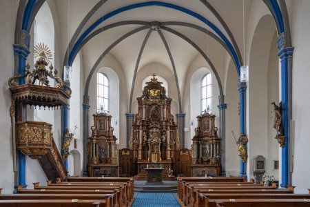 Photo for BAD BREISIG, GERMANY - SEPTEMBER 26, 2021: View throught the main aisle of the Parish church Saint Marien on September 26, 2021 in Bad Breisig, Germany - Royalty Free Image