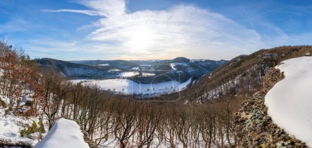 Imagen panorámica del paisaje dentro del Parque Nacional Eifel, Renania del Norte Westfalia, Alemania