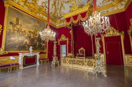 Foto de GENOA, ITALIA, 28 DE ABRIL DE 2023 - La Sala del Trono del Palacio Real de Génova, Italia - Imagen libre de derechos
