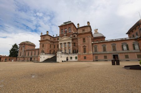 Téléchargez les photos : RACCONIGI, ITALIE, 14 MAI 2023 - Vue du château de Racconigi, province de Cuneo, Piémont, Italie - en image libre de droit