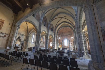 Foto de SANT 'AMBROGIO DI TORINO, ITALIA, 11 DE OCTUBRE DE 2023 - El interior de la Sacra de San Michele (Abadía de San Miguel) en el Valle de Susa, Provincia de Turín, Piamonte, Italia - Imagen libre de derechos