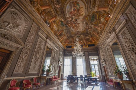 Foto de GENOA, ITALIA, 20 DE ENERO DE 2024 - El interior del Palacio Pantaleo Spinola Gambaro en Génova, Italia - Imagen libre de derechos