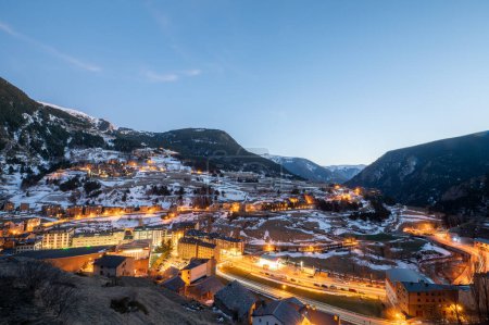 Foto de Paisaje urbano de Canillo en invierno. Canillo, Andorra - Imagen libre de derechos