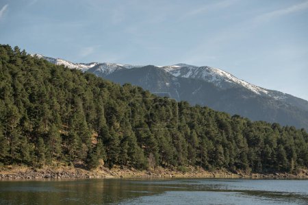 Lac des Engolasters dans les Pyrénées en Andorre.