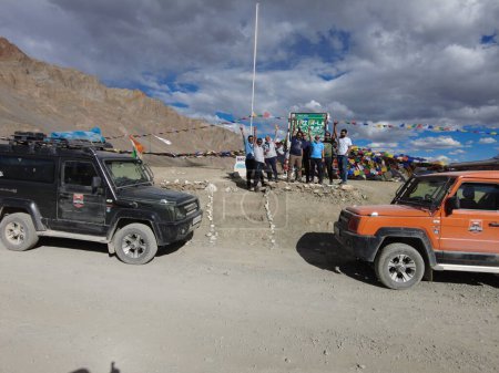 Foto de Ladakh, India - August 24th, 2022, Photo of High Mountain Pass in Ladakh, Highest Motorable Road in World. - Imagen libre de derechos