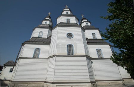 Foto de Catedral de la Santísima Trinidad en la ciudad de Novomoskovsk, Ucrania, en el estilo barroco ucraniano (cosaco) - Imagen libre de derechos