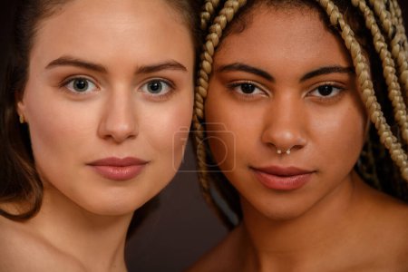 Téléchargez les photos : Portrait of two young friends, beauty routine and skin care concept. - en image libre de droit
