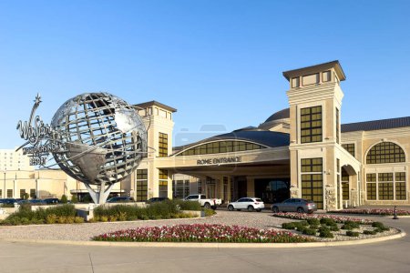 Foto de Thackerville, Oklahoma - 25 de octubre de 2023: WinStar World Casino and Resort exterior durante el día. - Imagen libre de derechos