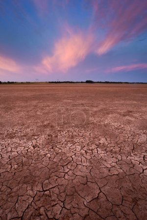 Téléchargez les photos : Sol désertique dans un lagon sec, province de La Pampa, Patagonie, Argentine. - en image libre de droit