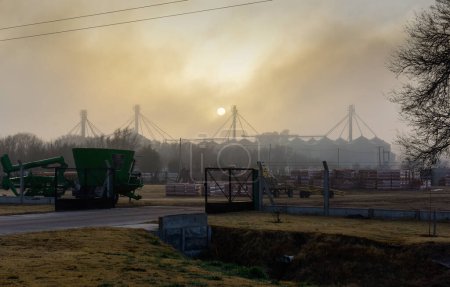 Foto de Grain storage steel silos, Buenos Aires Province, Patagonia, Argentina - Imagen libre de derechos