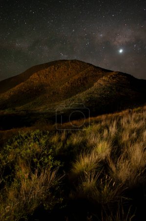 Foto de Parque Nacional Lihue Calel, Paisaje nocturno, La Pampa, Argentina - Imagen libre de derechos