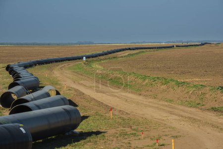 Foto de Construcción de gasoductos, Nestor Kirchner, provincia de La Pampa, Patagonia, Argentina. - Imagen libre de derechos