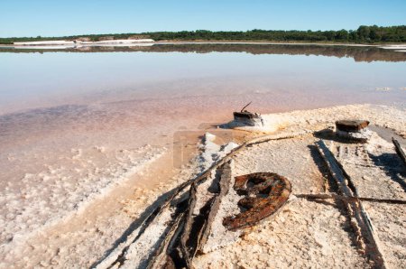 Restes historiques de l'ancienne exploitation du sel, Salinas Grande, La Pampa, Argentine.