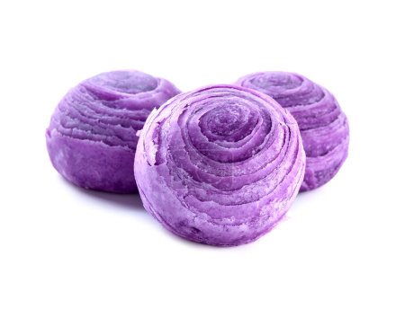 Téléchargez les photos : Pâtisserie chinoise ou gâteau thaïlandais aux patates douces violettes. - en image libre de droit
