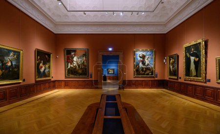Foto de Budapest, Hungría. Interior del Museo de Bellas Artes. Hermosas pinturas y esculturas - Imagen libre de derechos