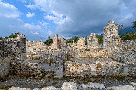 Foto de Tlos ruinas y tumbas, una antigua ciudad de Lycian cerca de la ciudad de Seydikemer, Mugla, Turquía. - Imagen libre de derechos