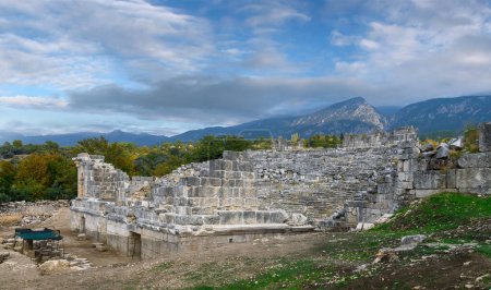 Téléchargez les photos : Ruines et tombes de Tlos, une ancienne ville lycienne près de la ville de Seydikemer, Mugla, Turquie. - en image libre de droit